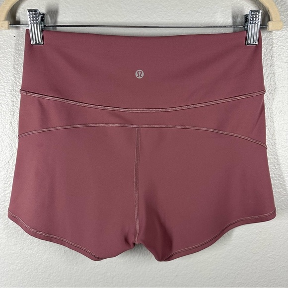 Lululemon In Movement Short Women's 10 Mauve Everlux 2.5" Inseam Compression - Picture 2 of 5